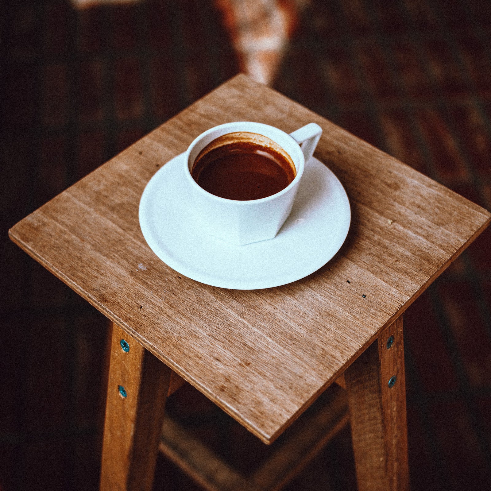 Kopje koffie op tafel - Delft Denim